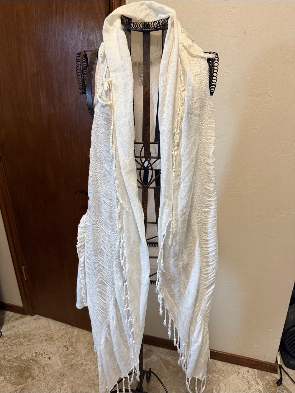 tea n rose White Lightweight Open Front Tunic Vest with Fringe
